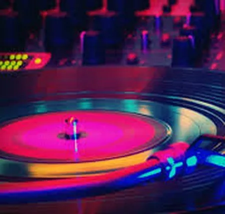 دانلود آهنگ khane music ریمیکس ترکی وفارسی ،عزیزم آرام باش تو اصلا عادی نیستی 