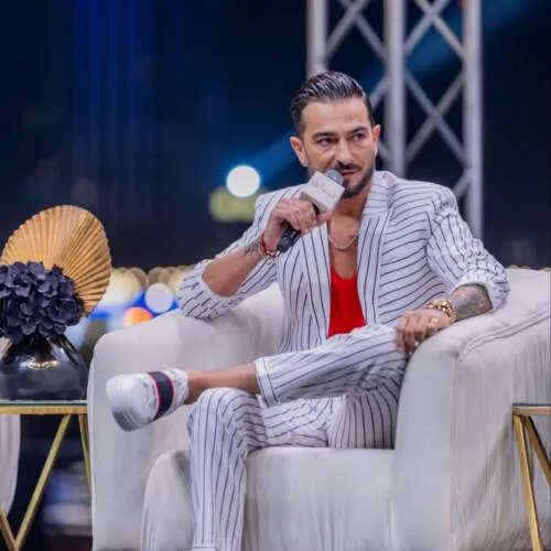 دانلود آهنگ دلت با من هماهنگه نگاه تو تو چشمامه سامی بیگی