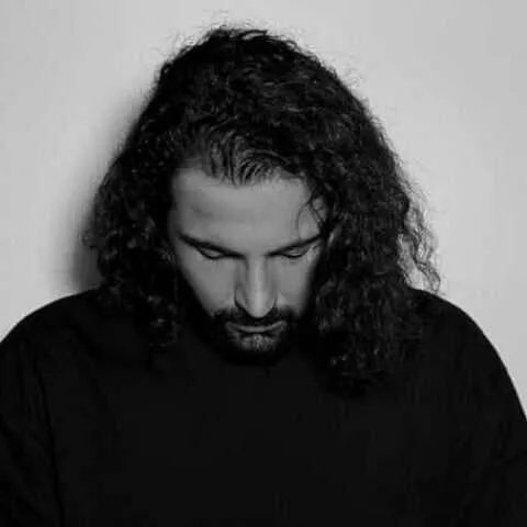 دانلود آهنگ ناجی اگه رفتم قول بده از لبات نره لبخند